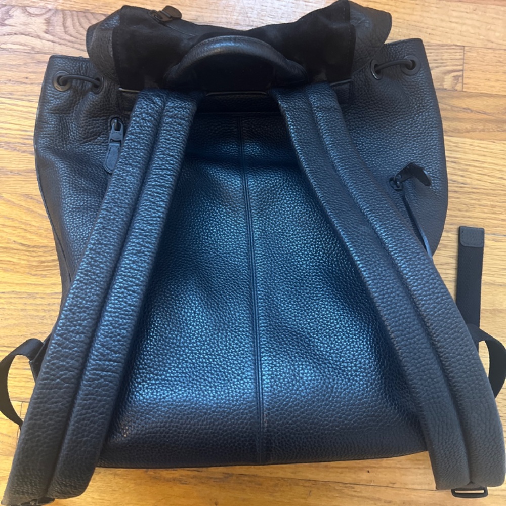 Coach Manhattan Backpack crafted in black leather with suede paneling - Picture 5 of 10